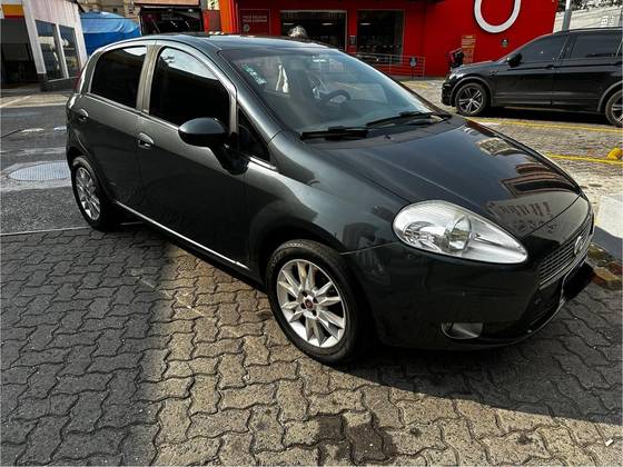 FIAT PUNTO 1.6 ESSENCE 16V FLEX 4P MANUAL